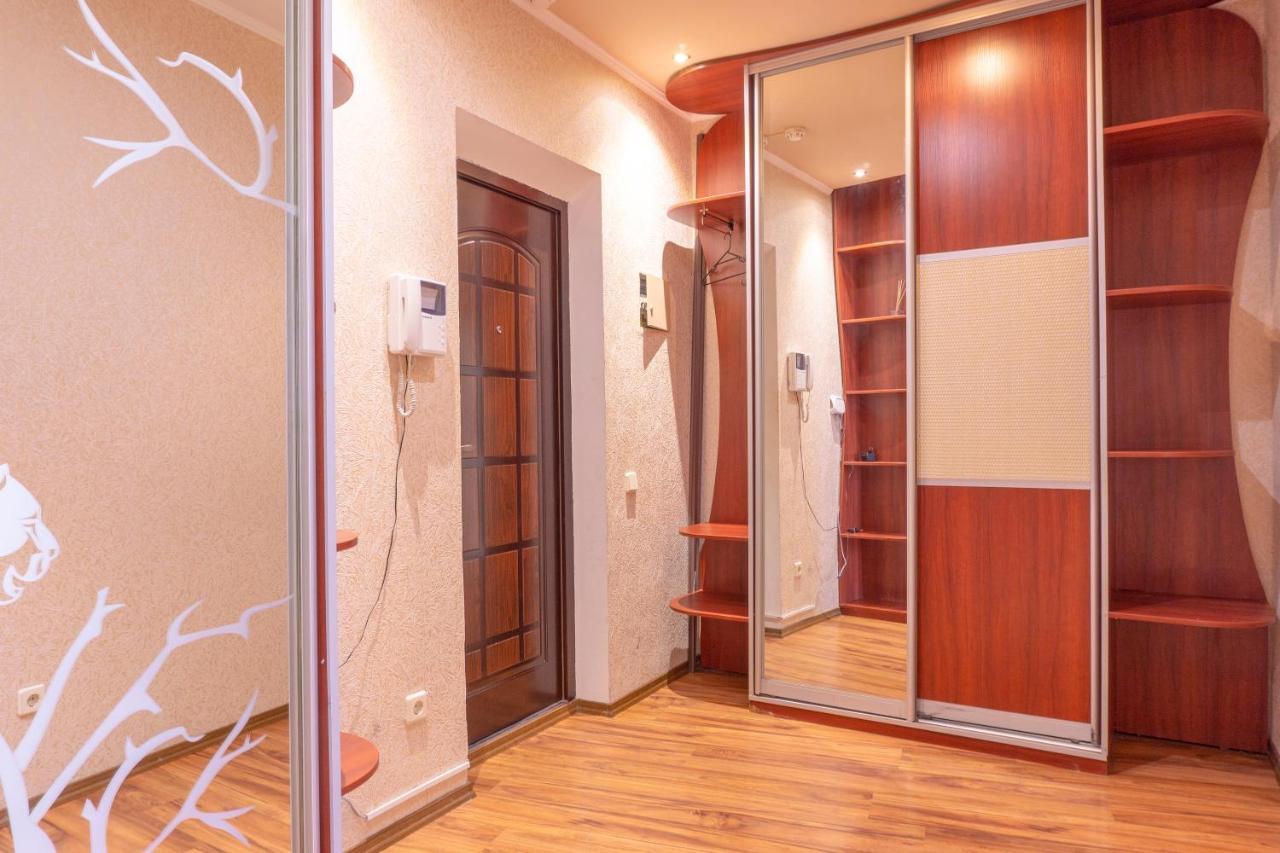 Big Studio Apartment Near River Mall Kyiv Exterior photo