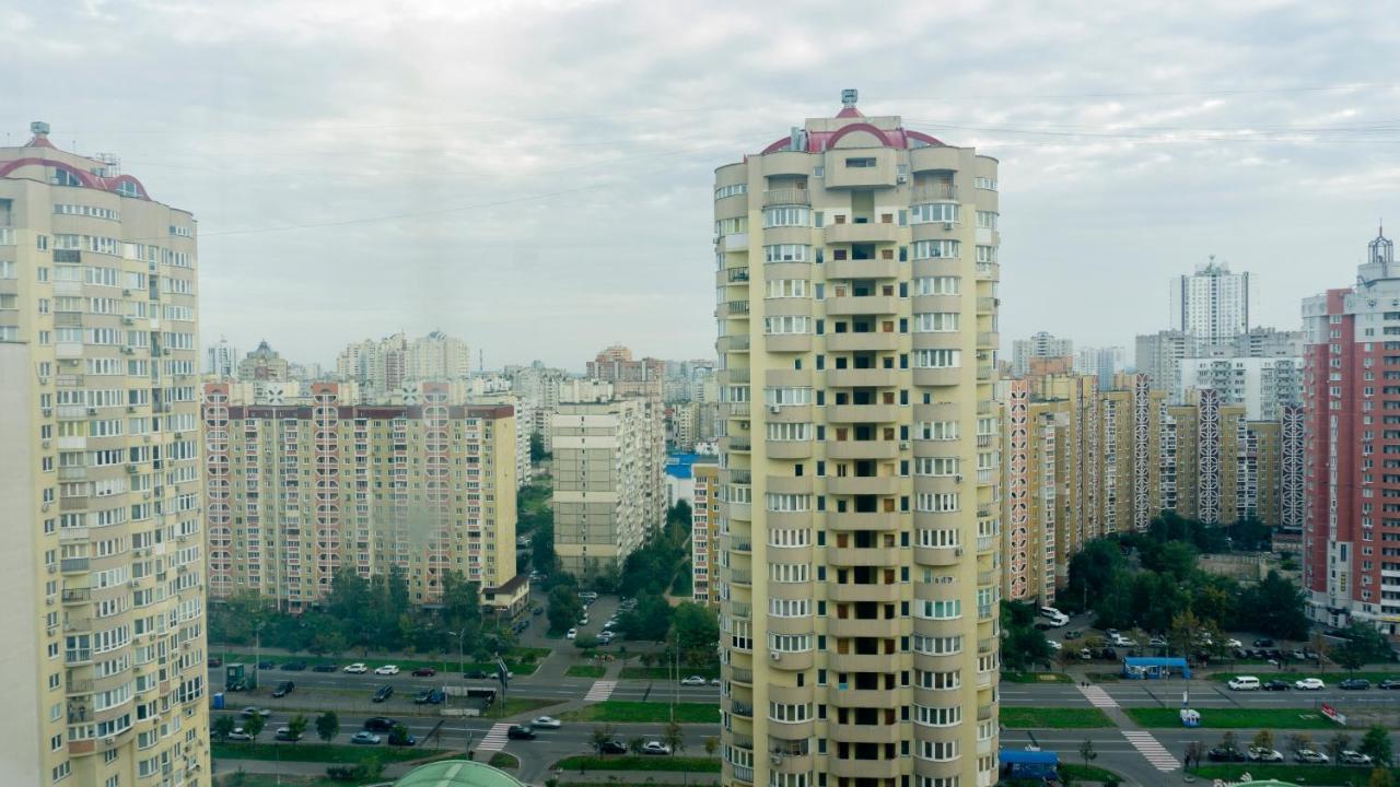 Big Studio Apartment Near River Mall Kyiv Exterior photo
