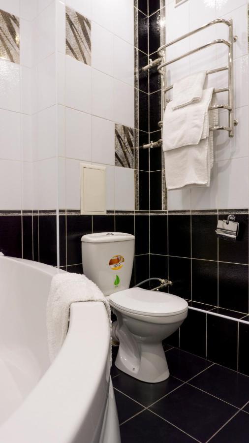 Big Studio Apartment Near River Mall Kyiv Exterior photo